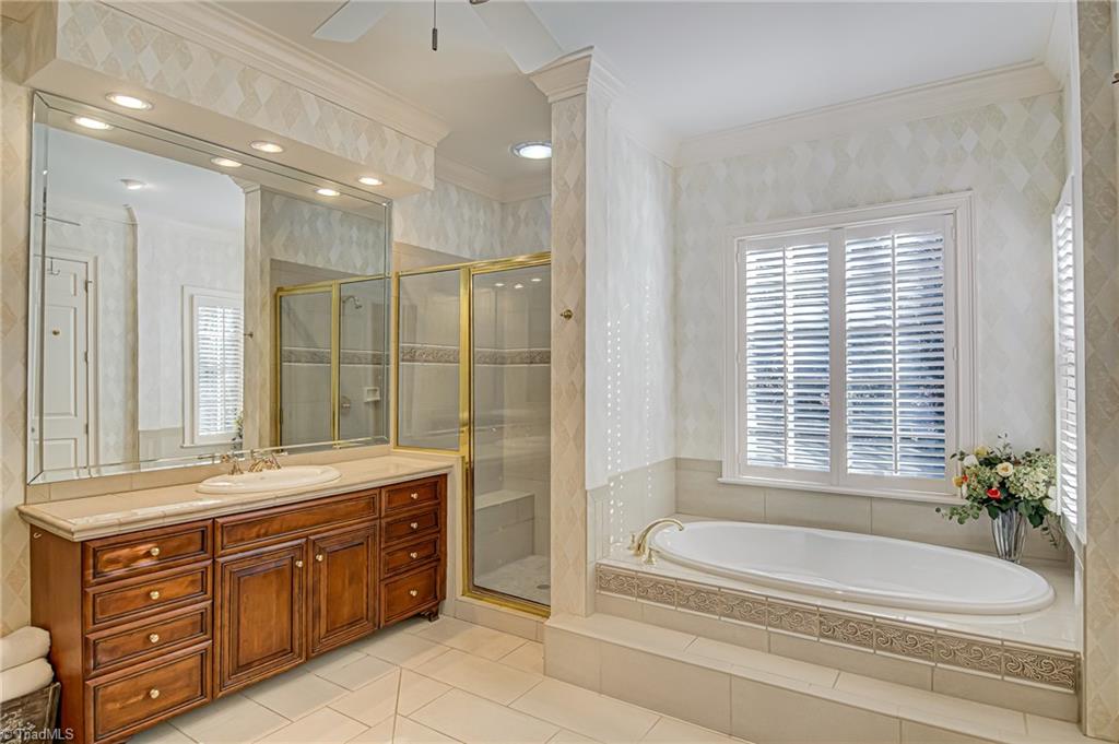 1021 Kent Mews Court Property Photo 21