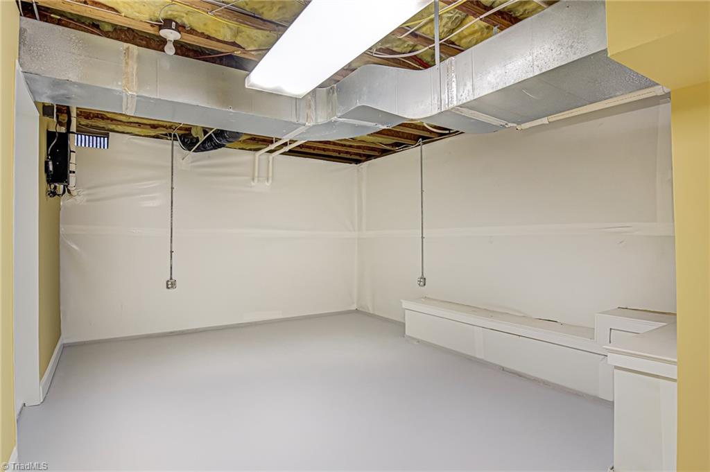1021 Kent Mews Court Property Photo 41