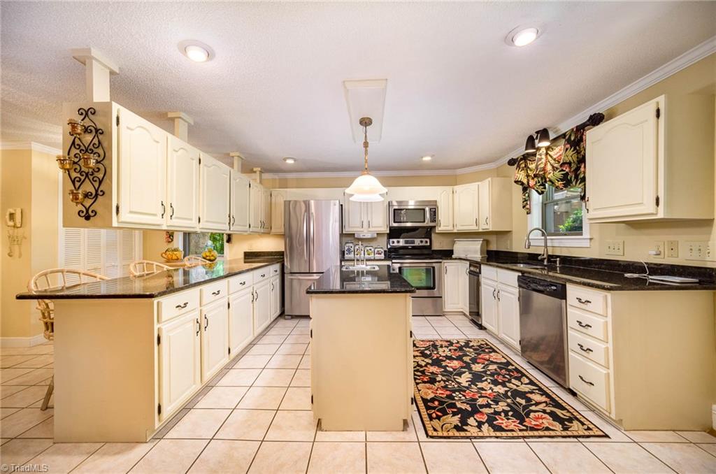6255 Meadow Lane Property Photo 8