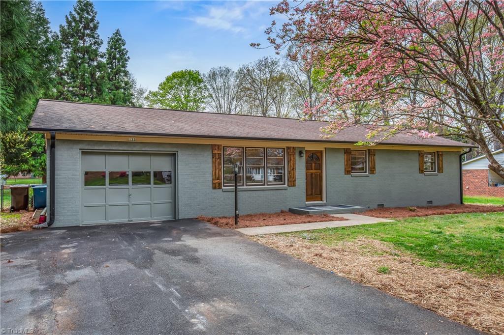 133 Hinshaw Avenue Property Photo 1