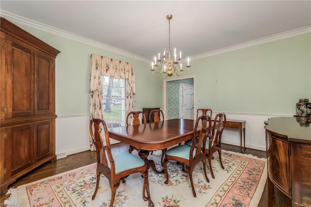 1015 Oakcrest Drive Property Photo 11