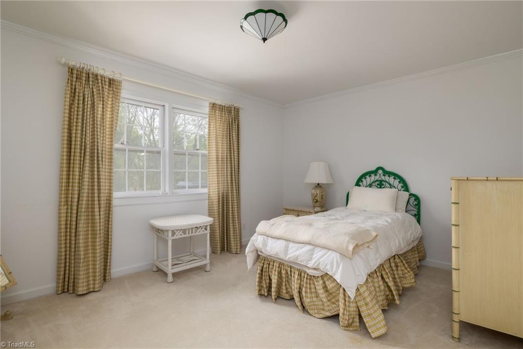 1015 Oakcrest Drive Property Photo 30