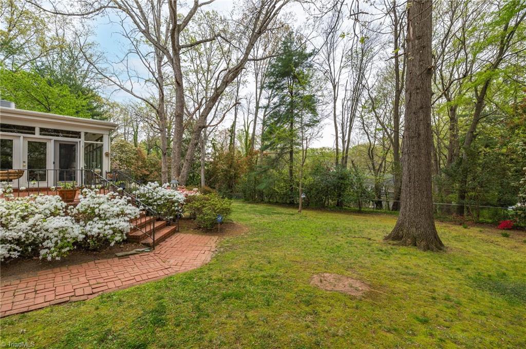 1015 Oakcrest Drive Property Photo 38