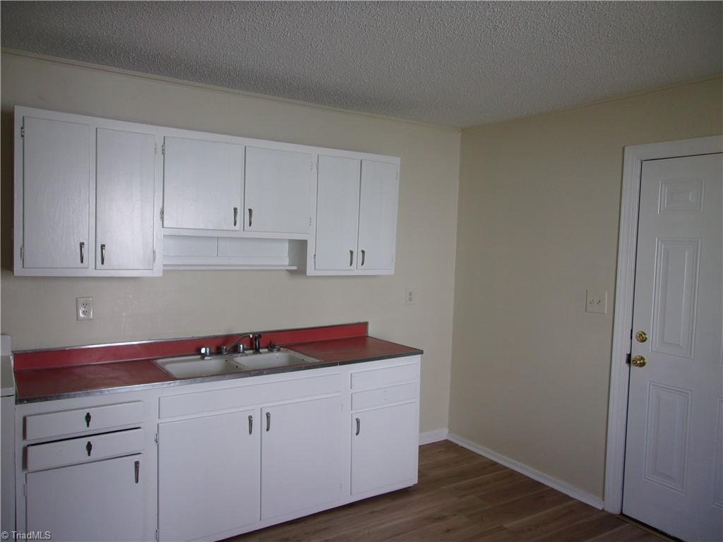 316 Friendly Avenue Property Photo 6