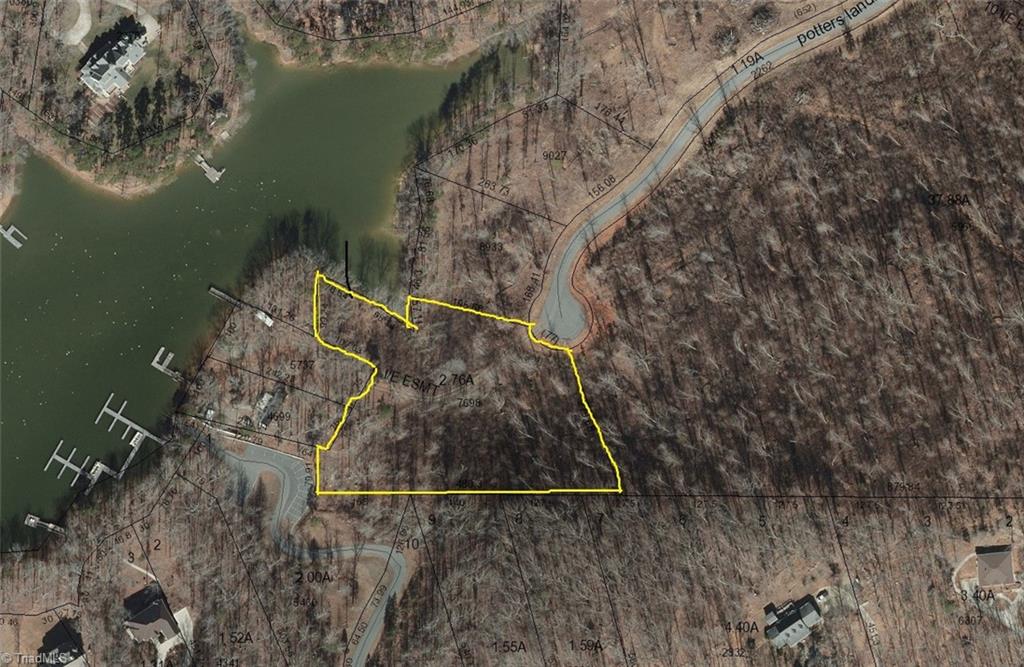 630 Potters Landing Property Photo 2