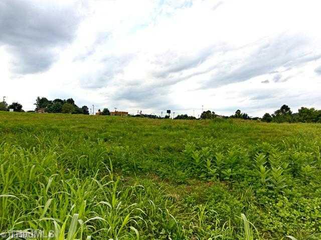 5 Spring Forest Drive Property Photo 2