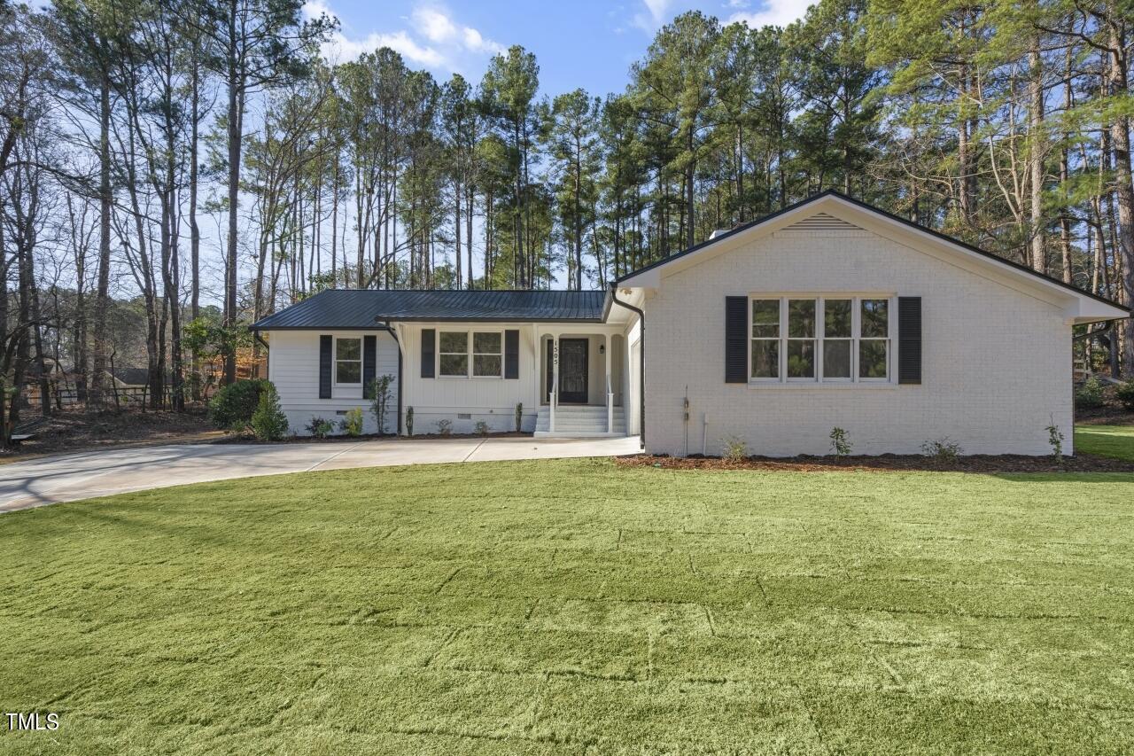 1505 Lord Ashley Drive Property Photo 1