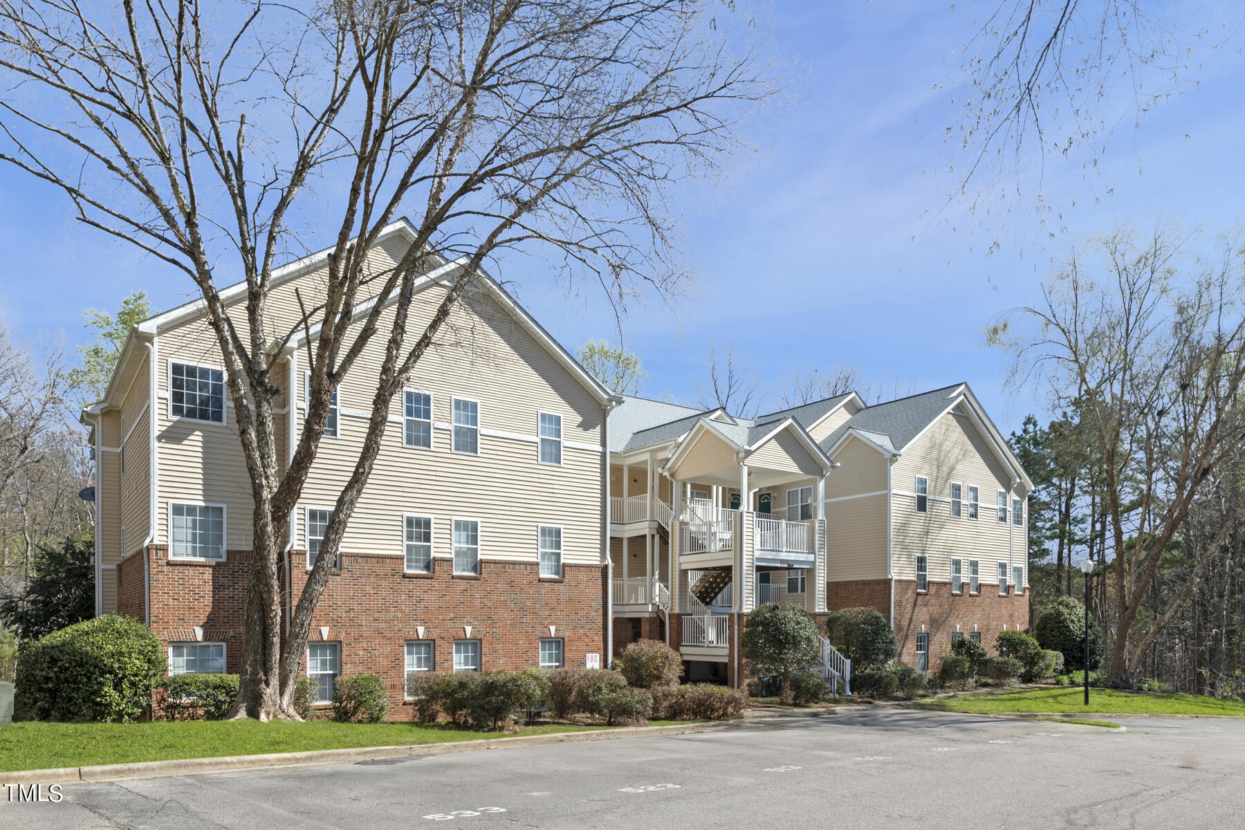 Chesapeake Pointe Real Estate Listings Main Image