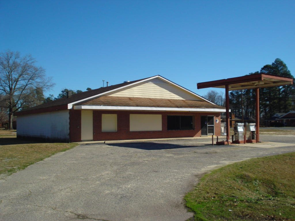 4990 Plainview Highway Property Photo 1