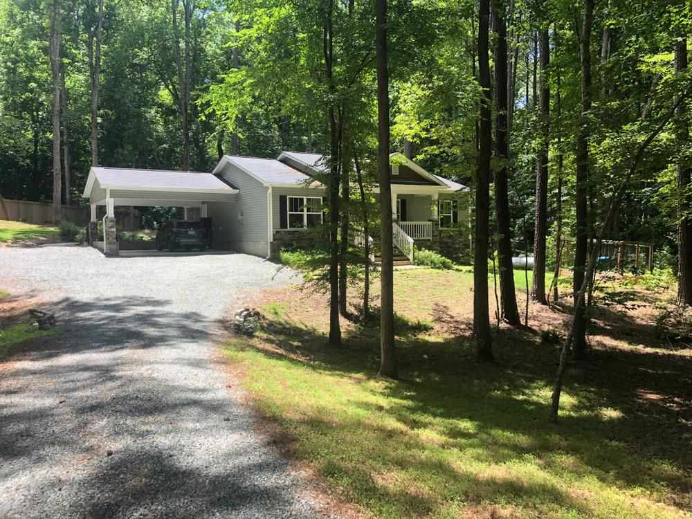 305 Old School Road Property Photo 1