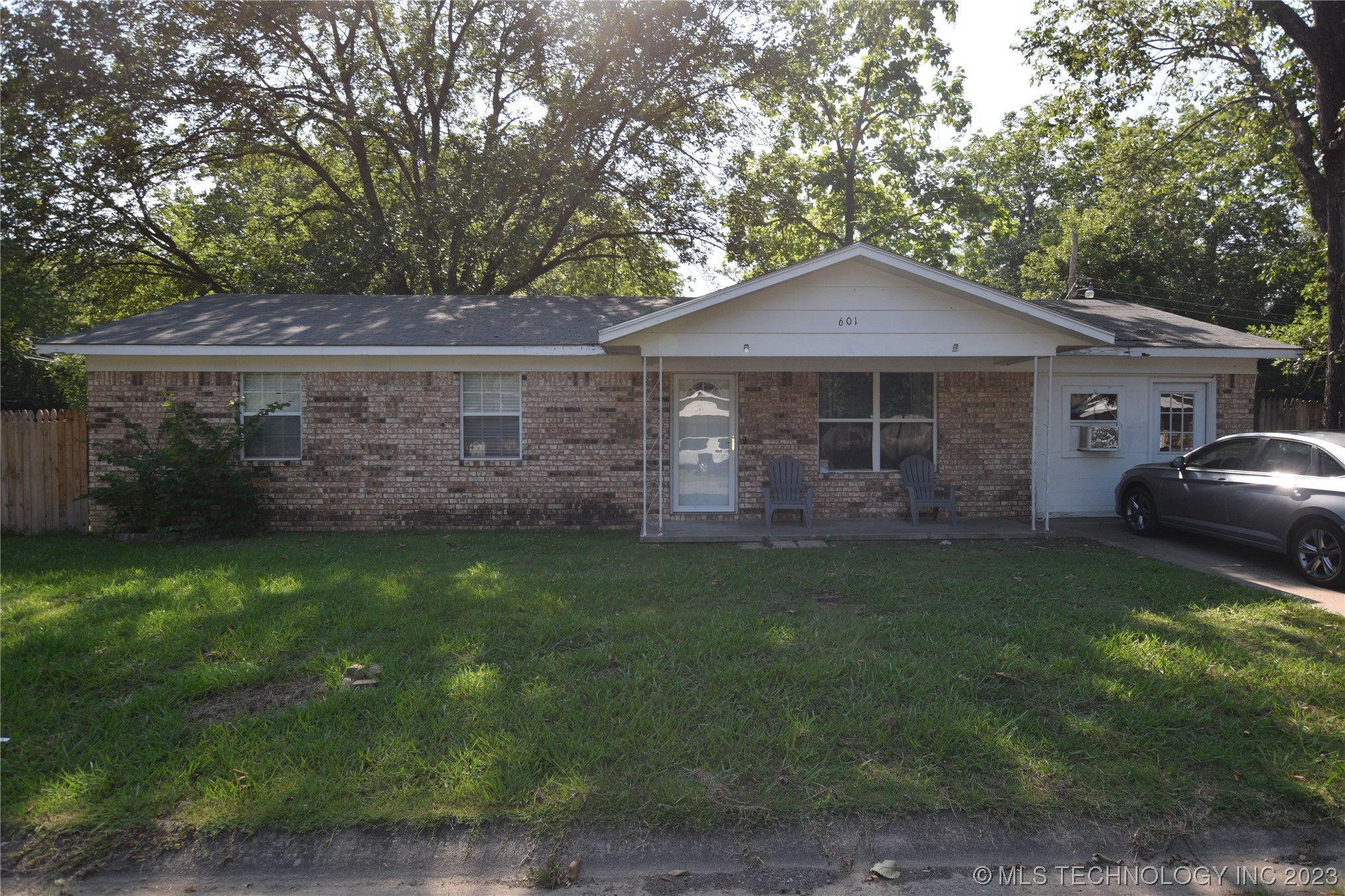 601 Magnolia Loop Property Photo 1