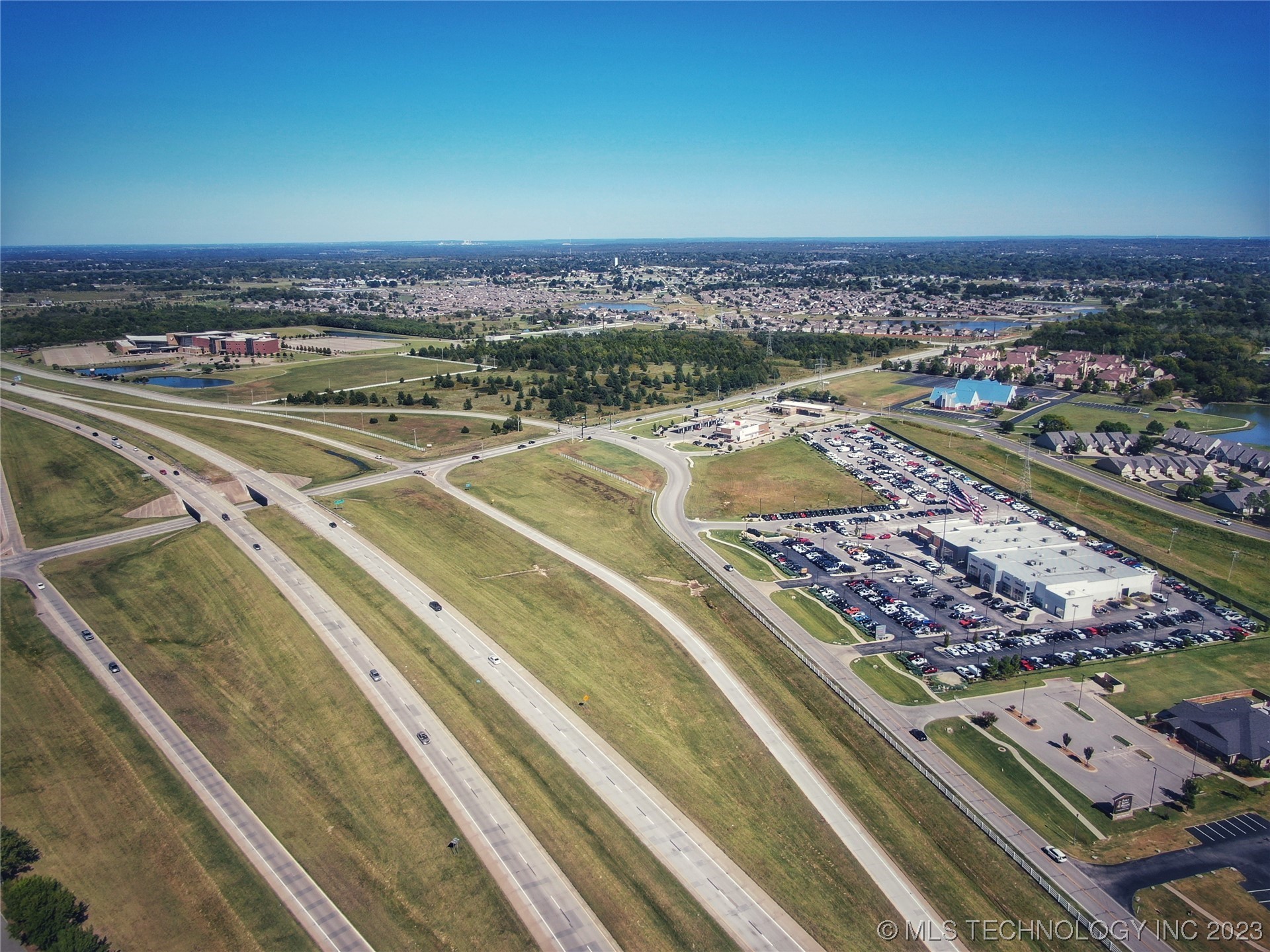 10596 N Owasso Expressway Property Photo