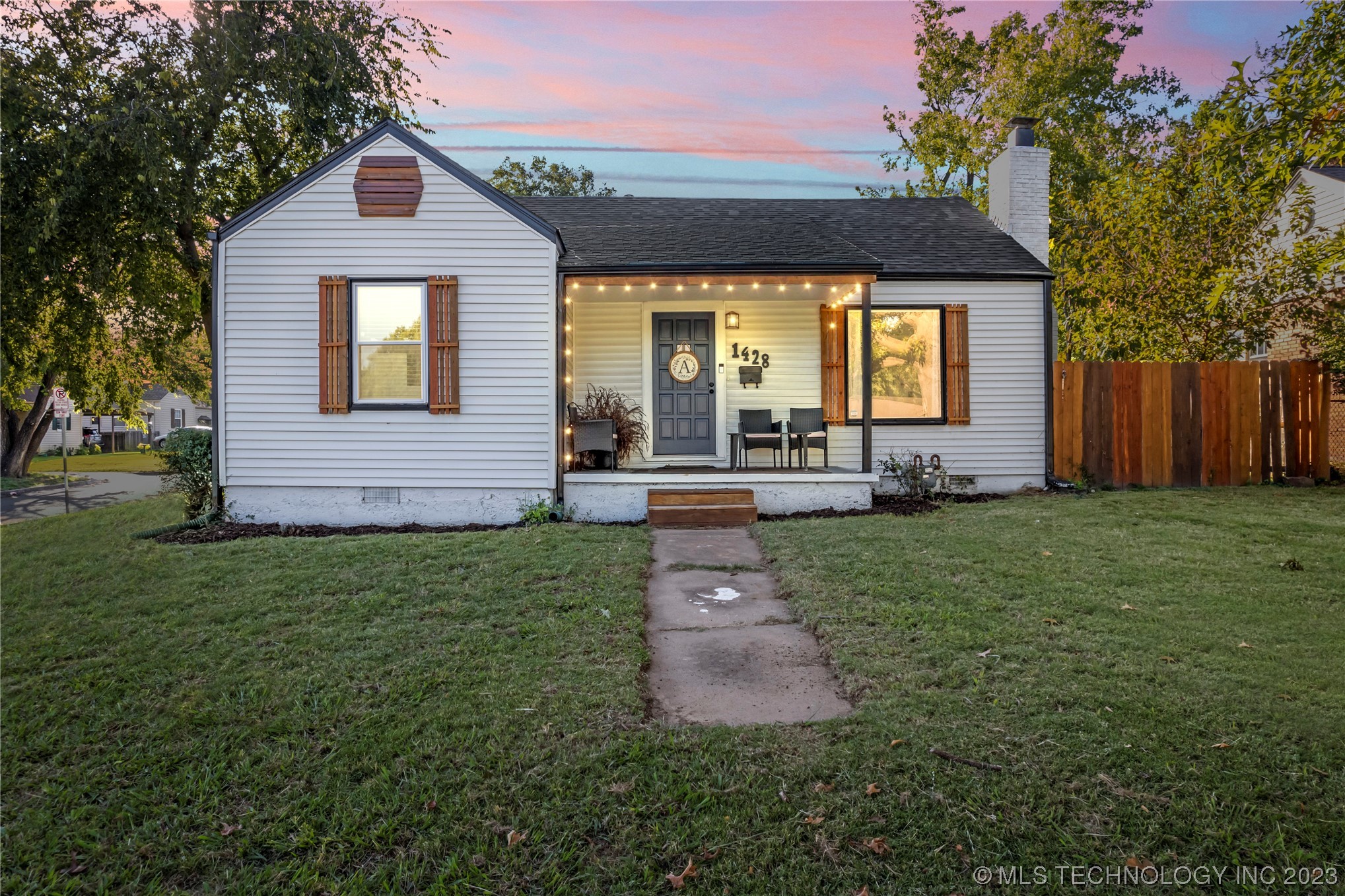 1428 S Urbana Avenue Property Photo 1