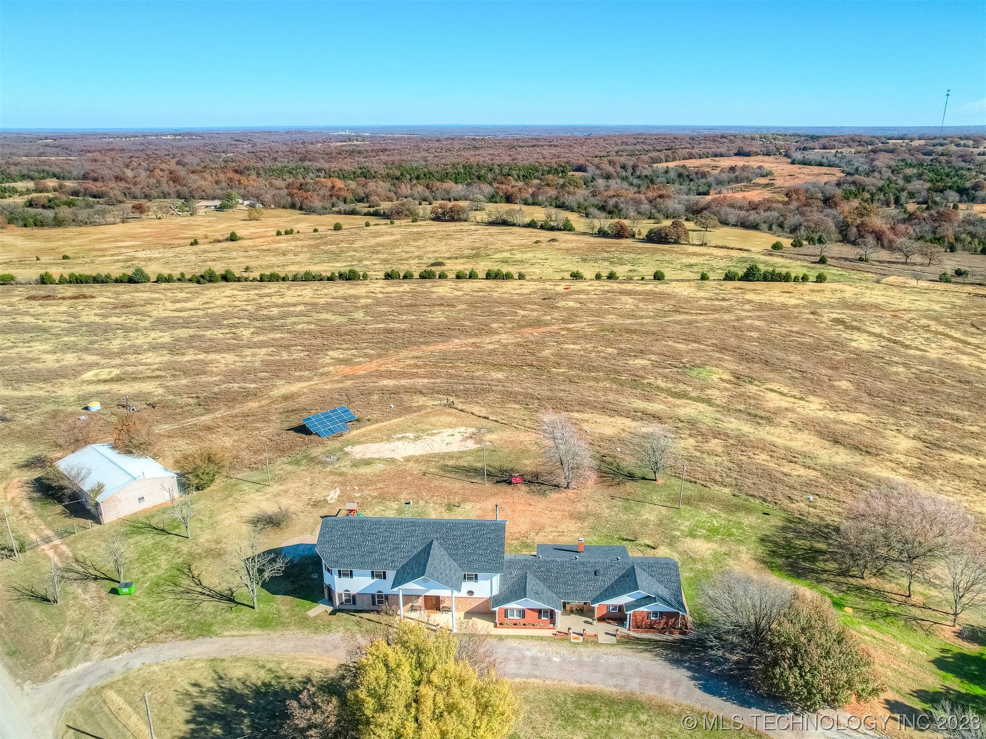 103066 N 3610 Property Photo 1