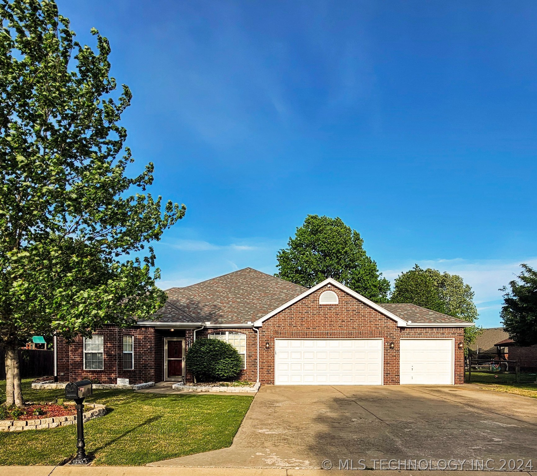 Claremore Real Estate Listings Main Image