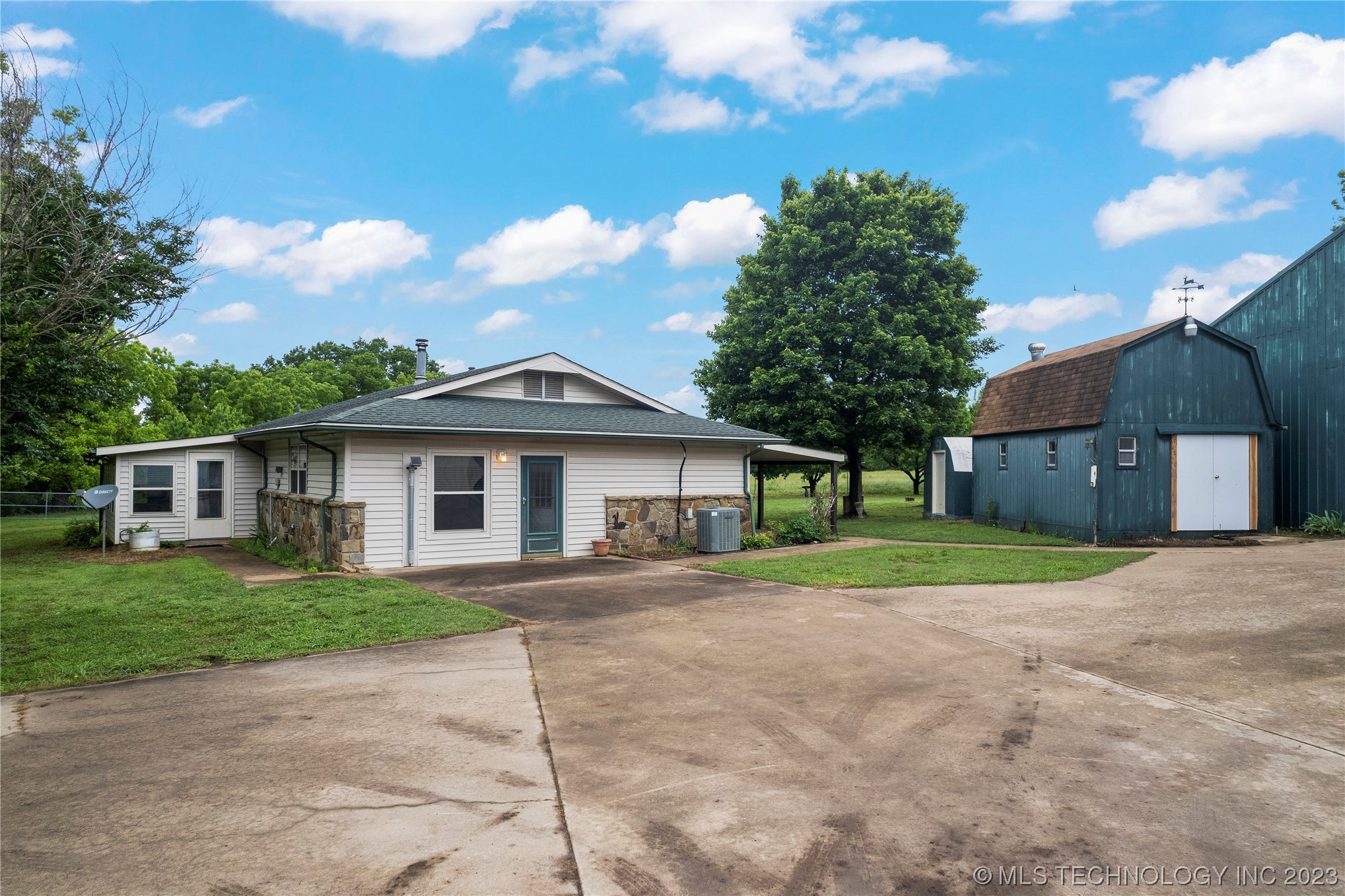 22467 E 680 Road North Property Photo