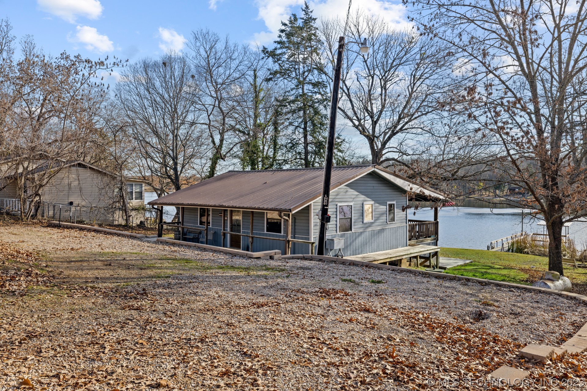 1101 Peninsula Drive Property Photo 1