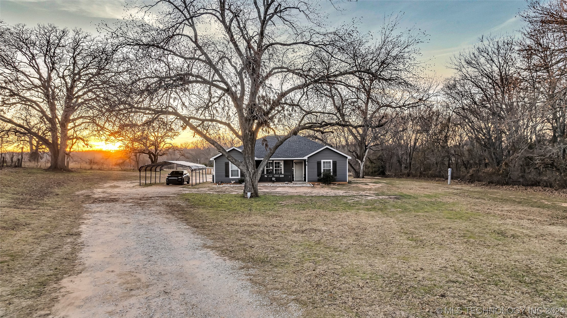 4650 Vinson Property Photo 1