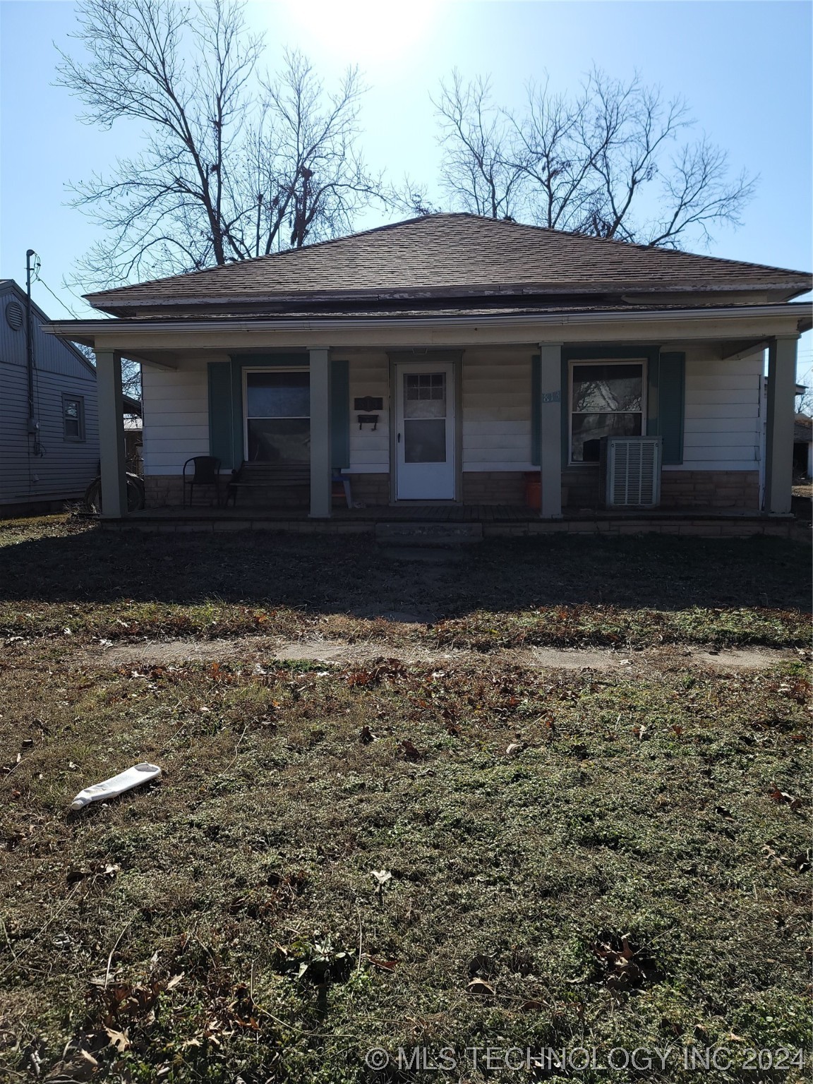 813 E Maple Street Property Photo 1