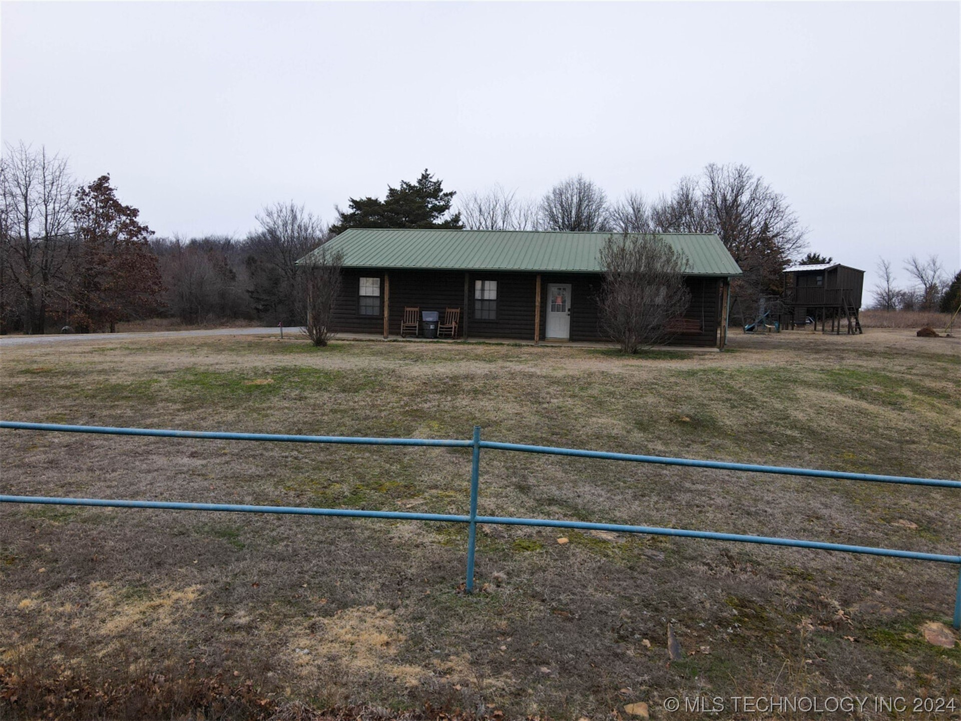 3935 W Turnpike Property Photo