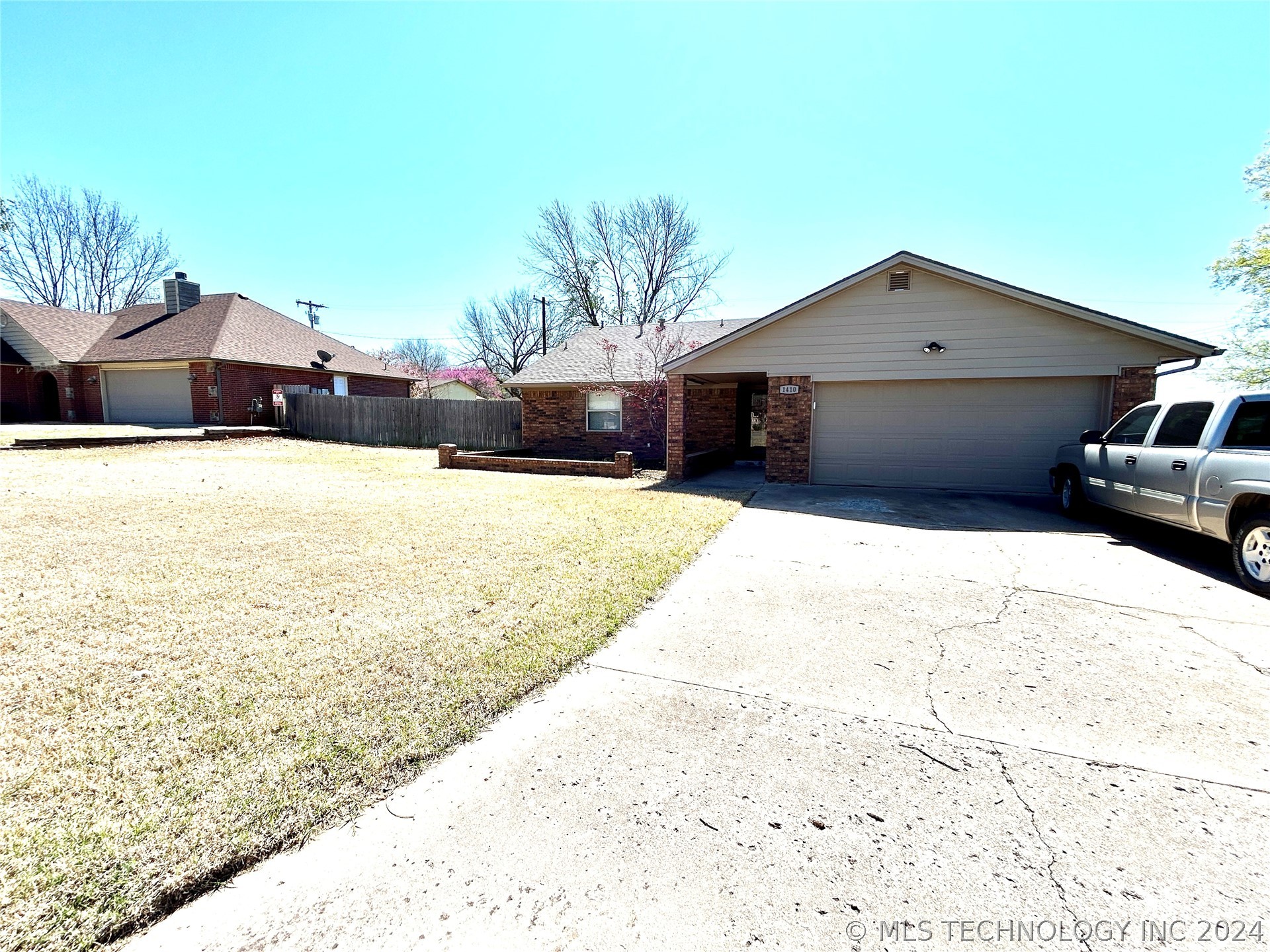 1410 Edgewood Lane Property Photo 1