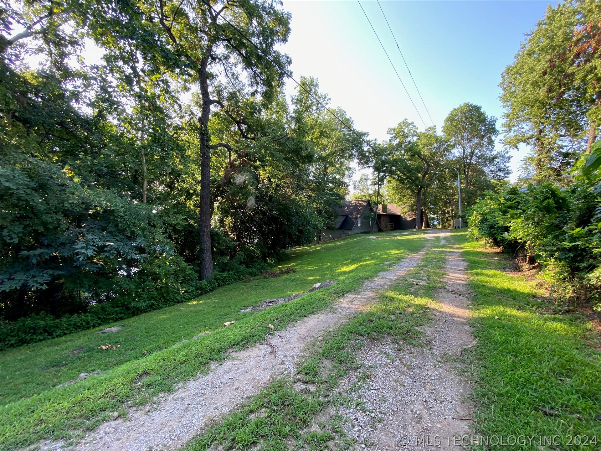 447601 E 355 Road Property Photo 1