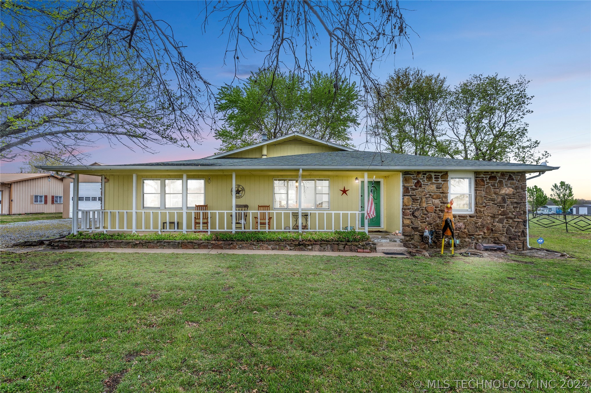 20297 E Hwy 20 Property Photo