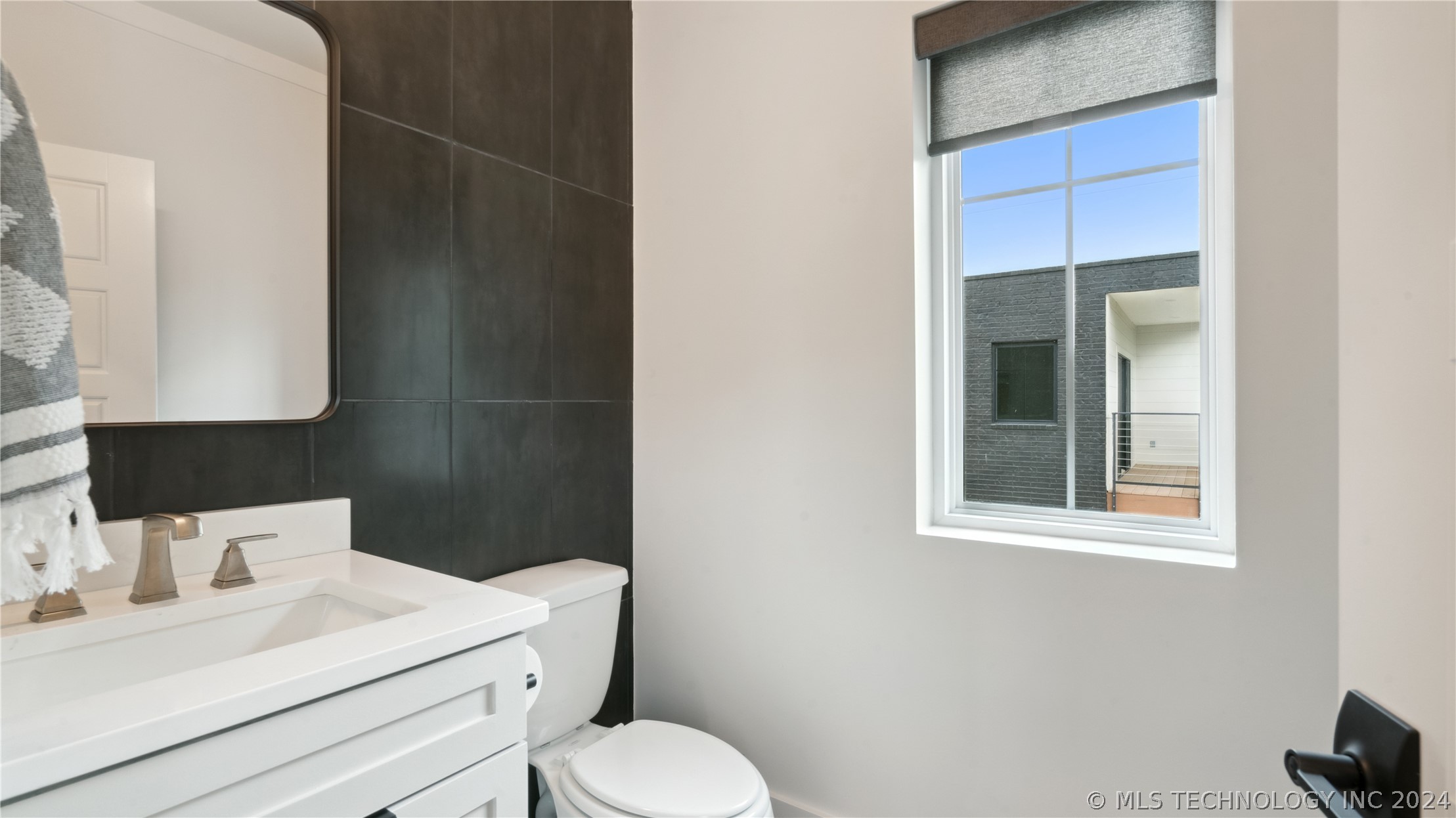 3755 S Riverside Drive 3755 Property Photo 21