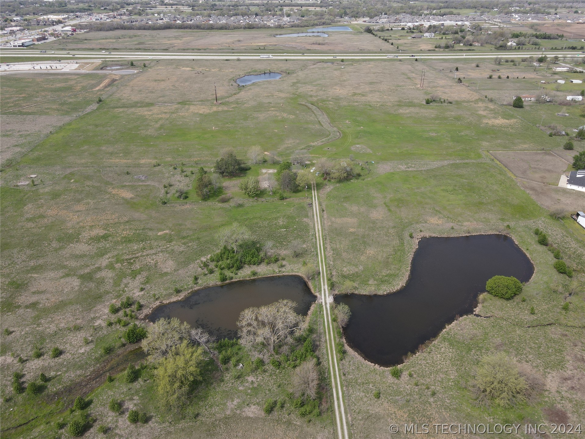 11980 N 145th Avenue Property Photo