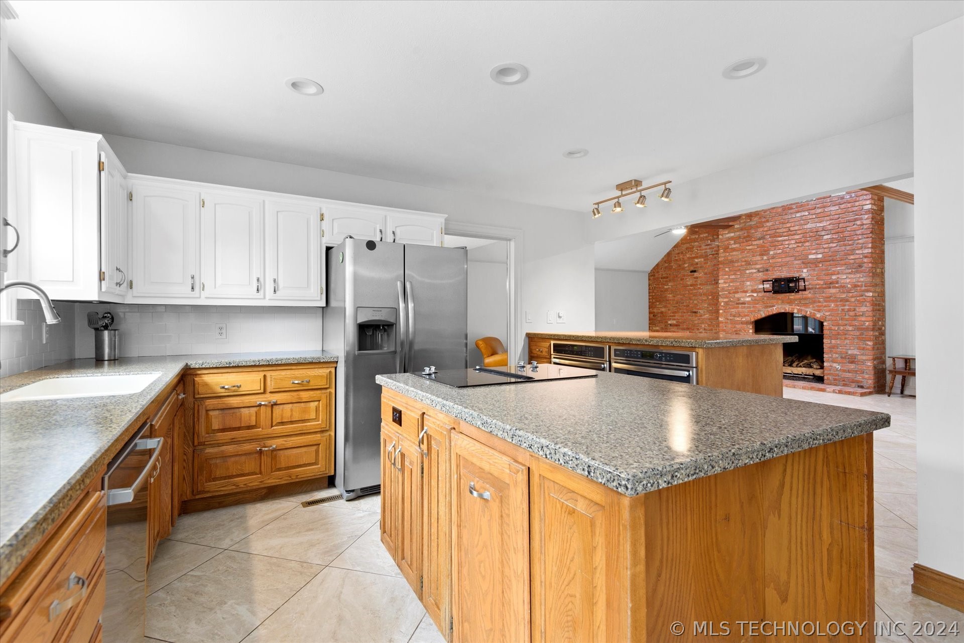 2005 Glynnwood Drive Property Photo 10