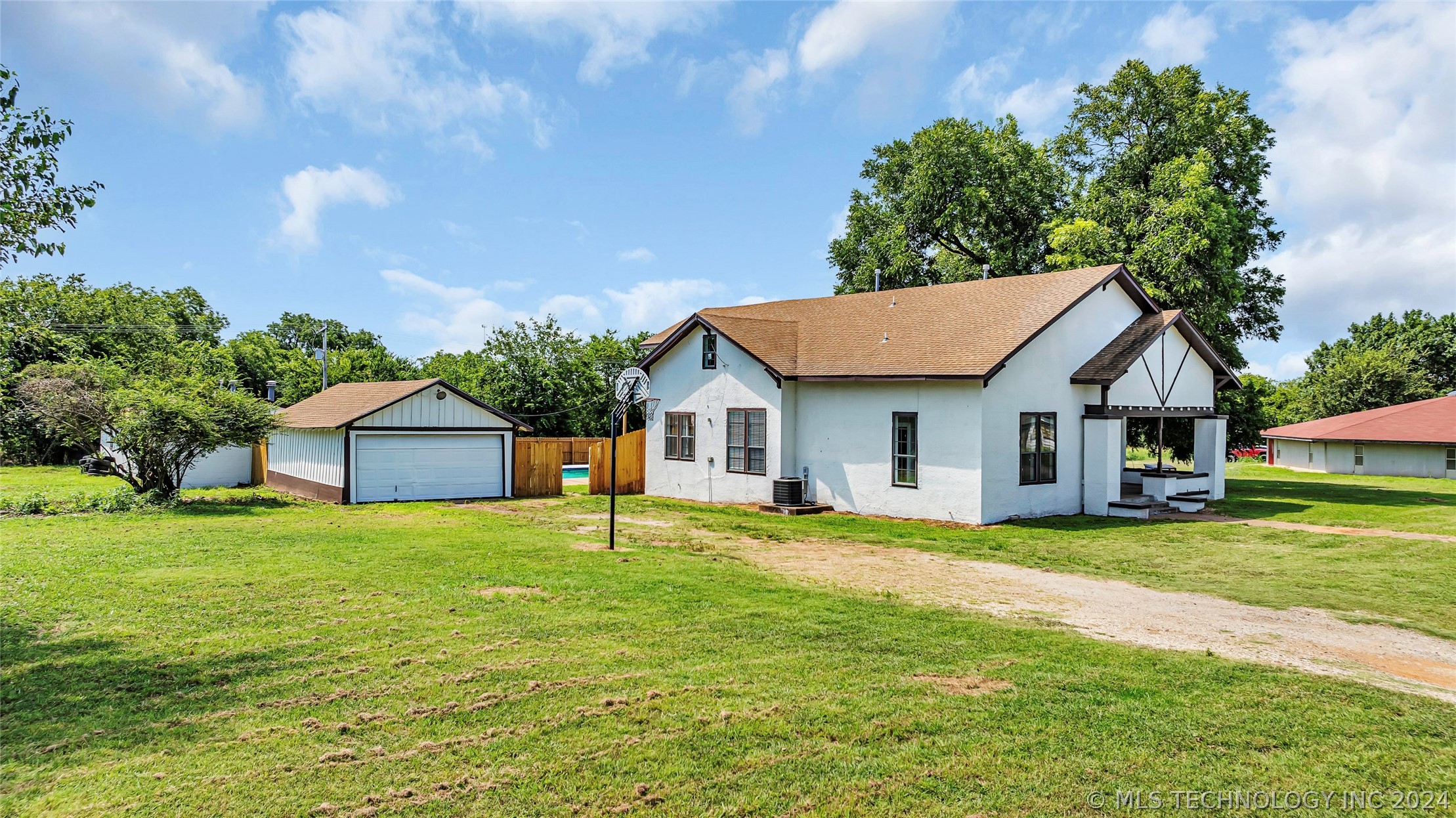 1201 Lincoln Property Photo 2