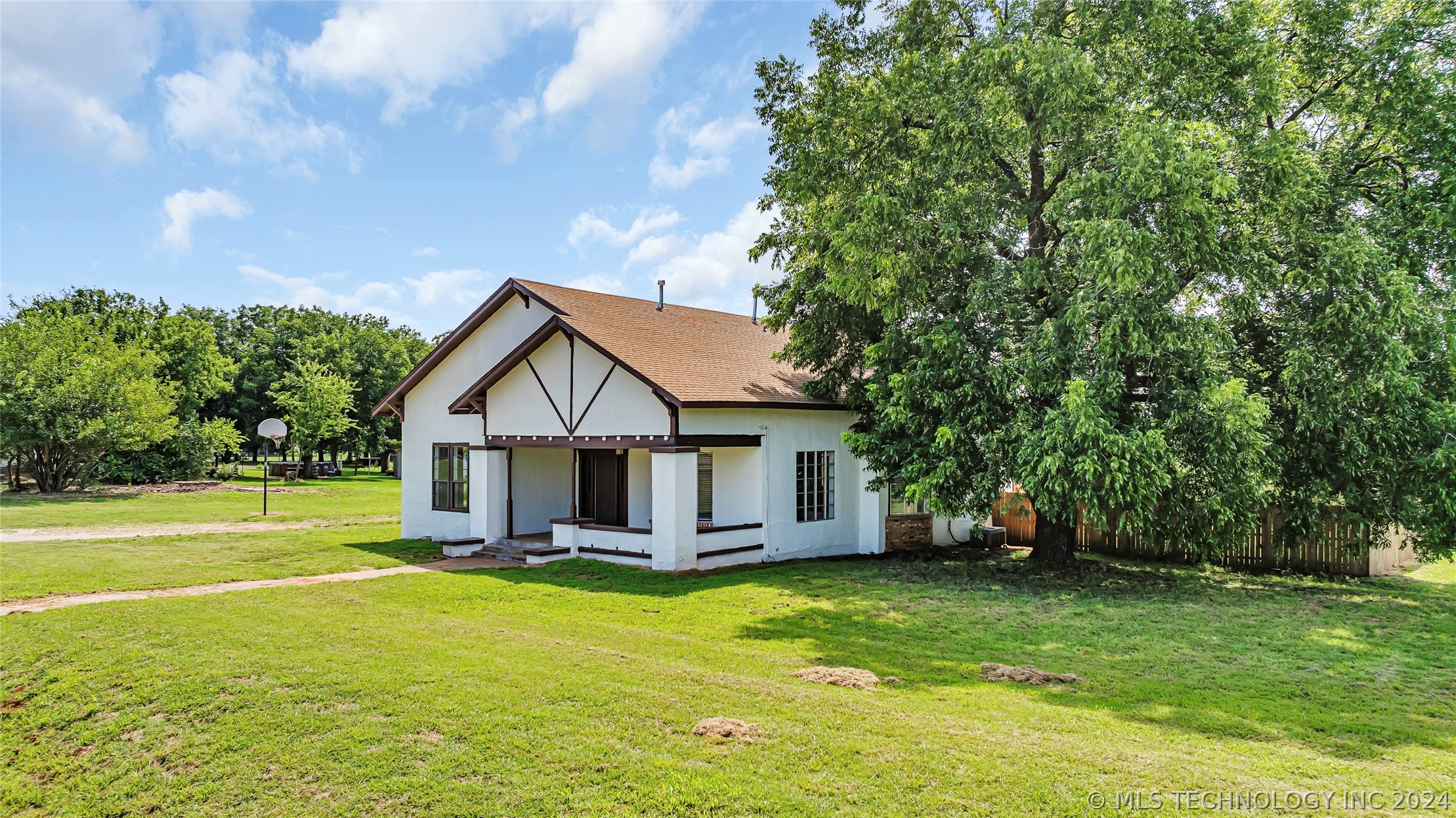 1201 Lincoln Property Photo 3