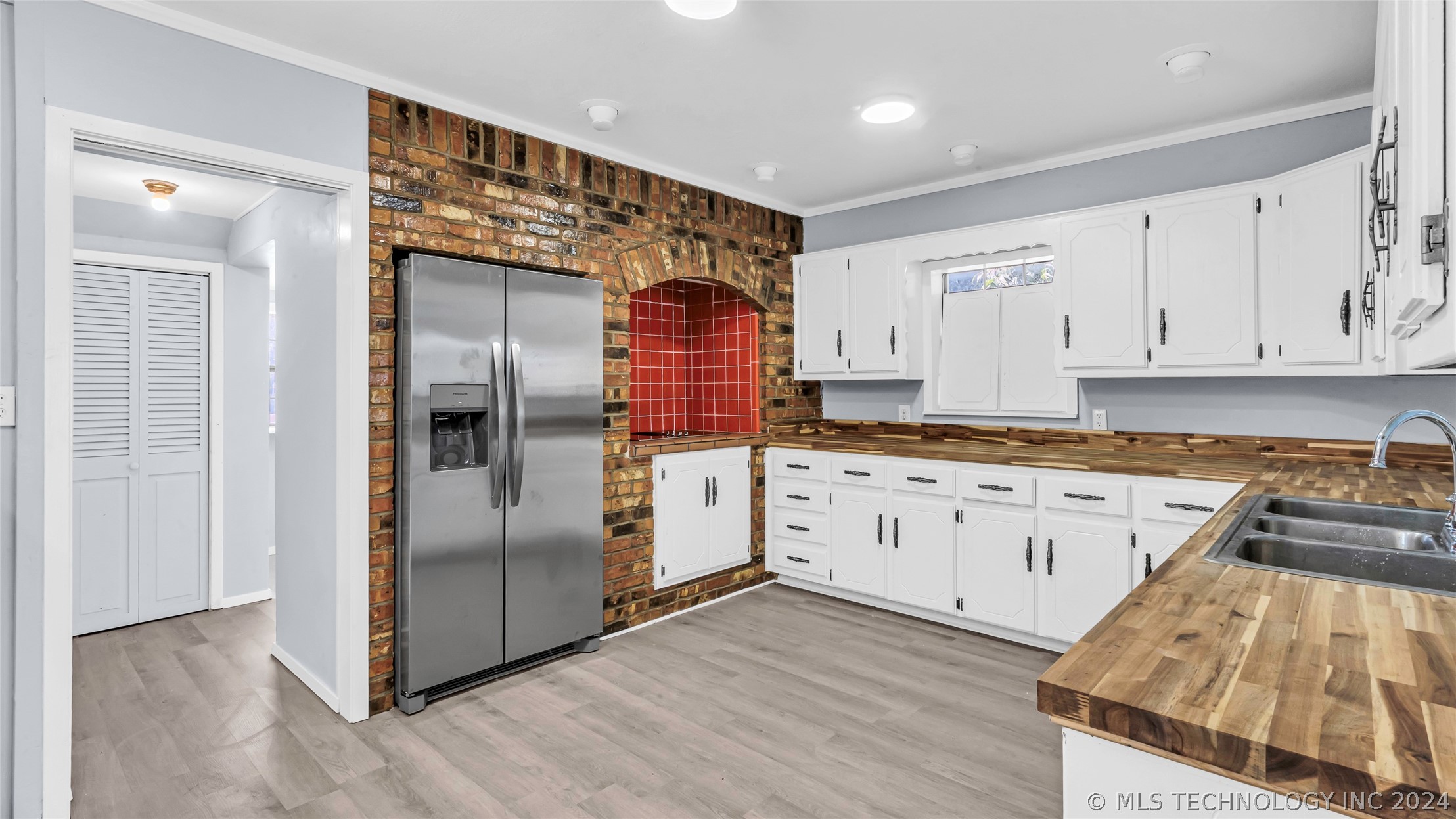 1201 Lincoln Property Photo 9