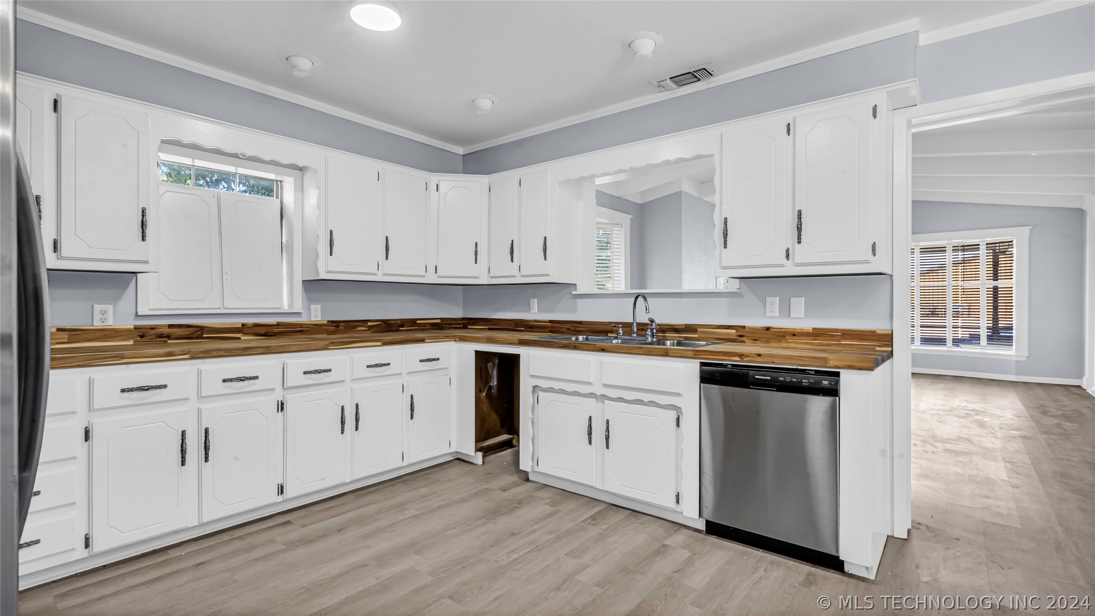 1201 Lincoln Property Photo 11