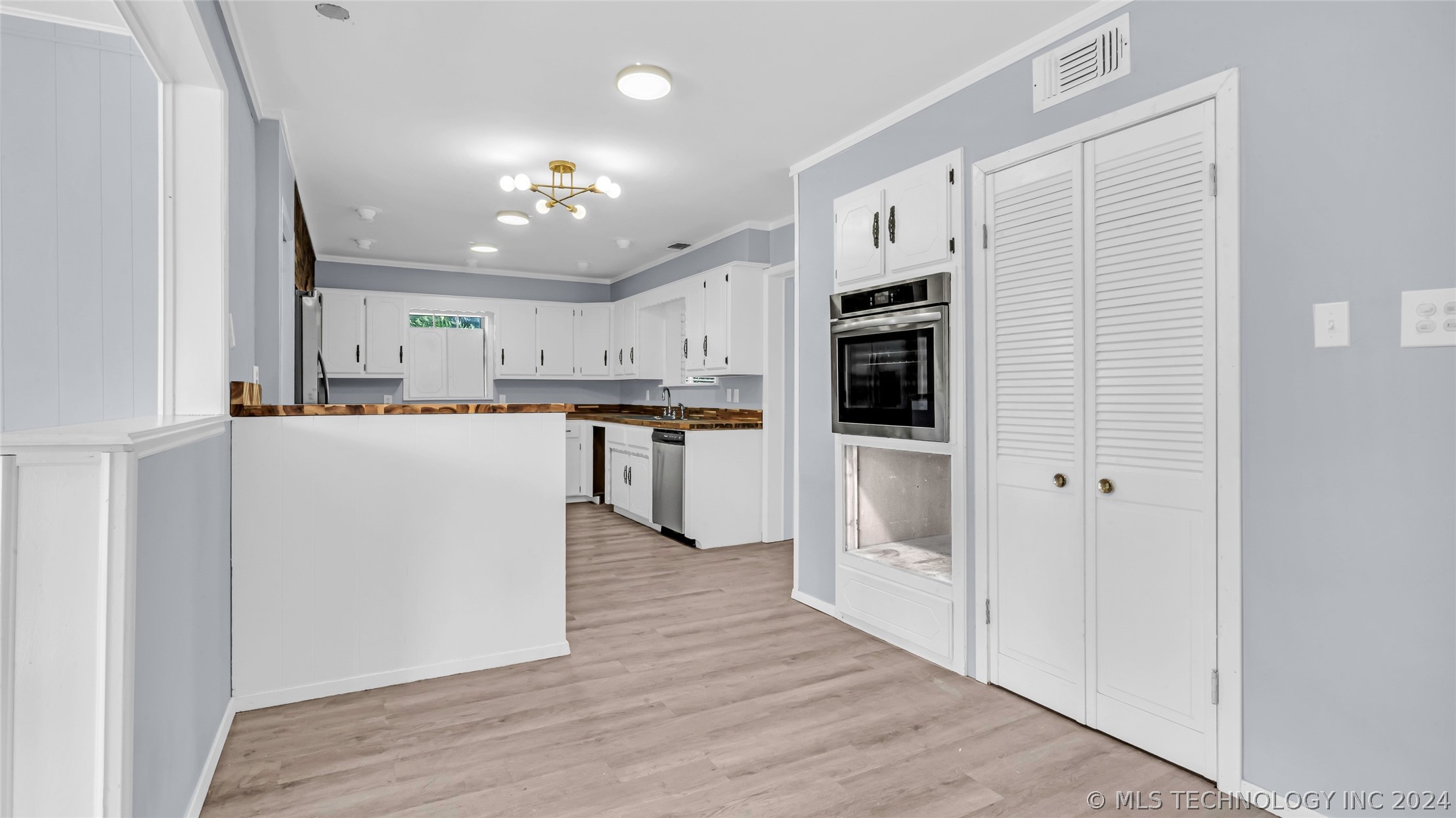1201 Lincoln Property Photo 13