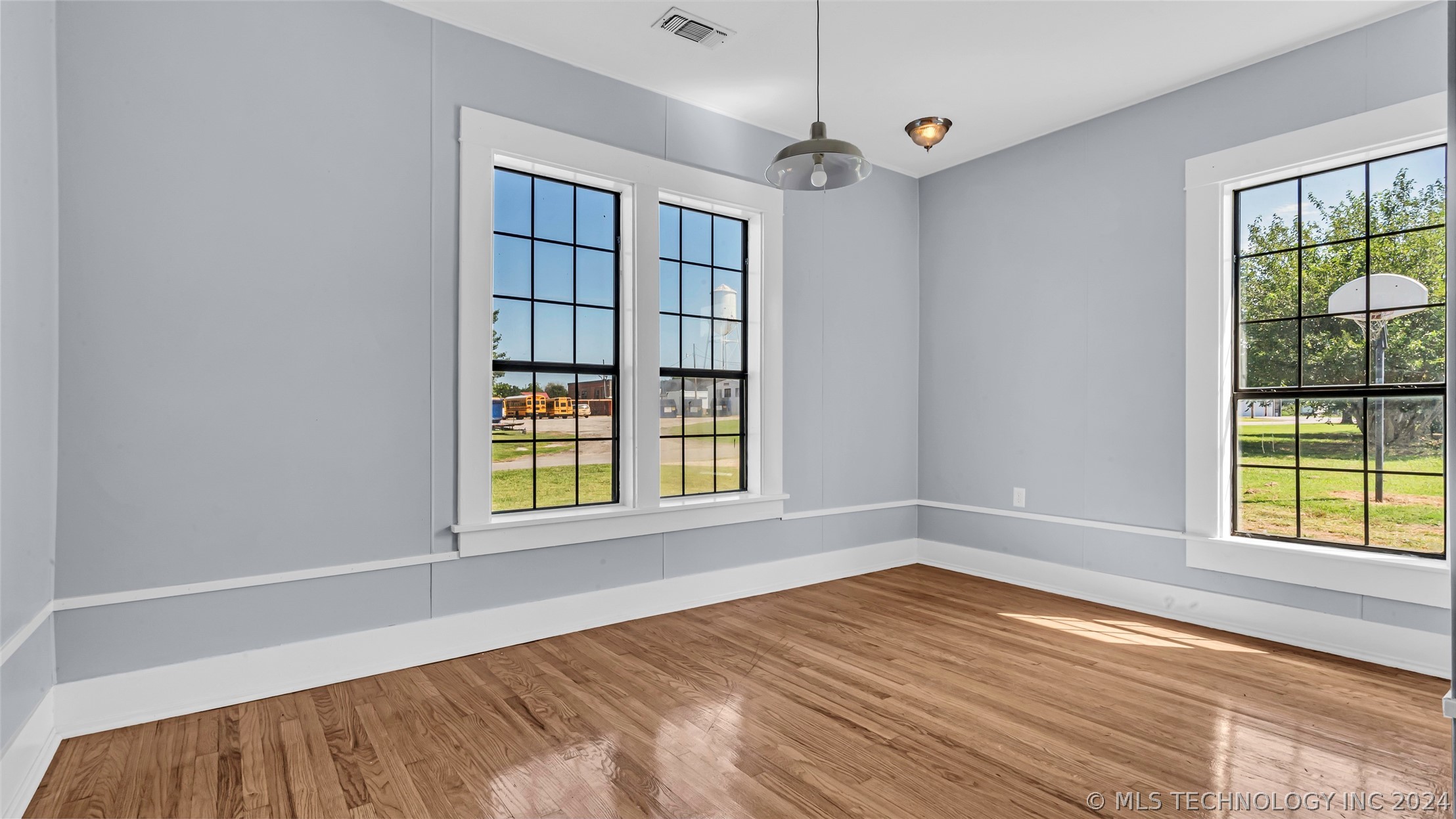 1201 Lincoln Property Photo 22