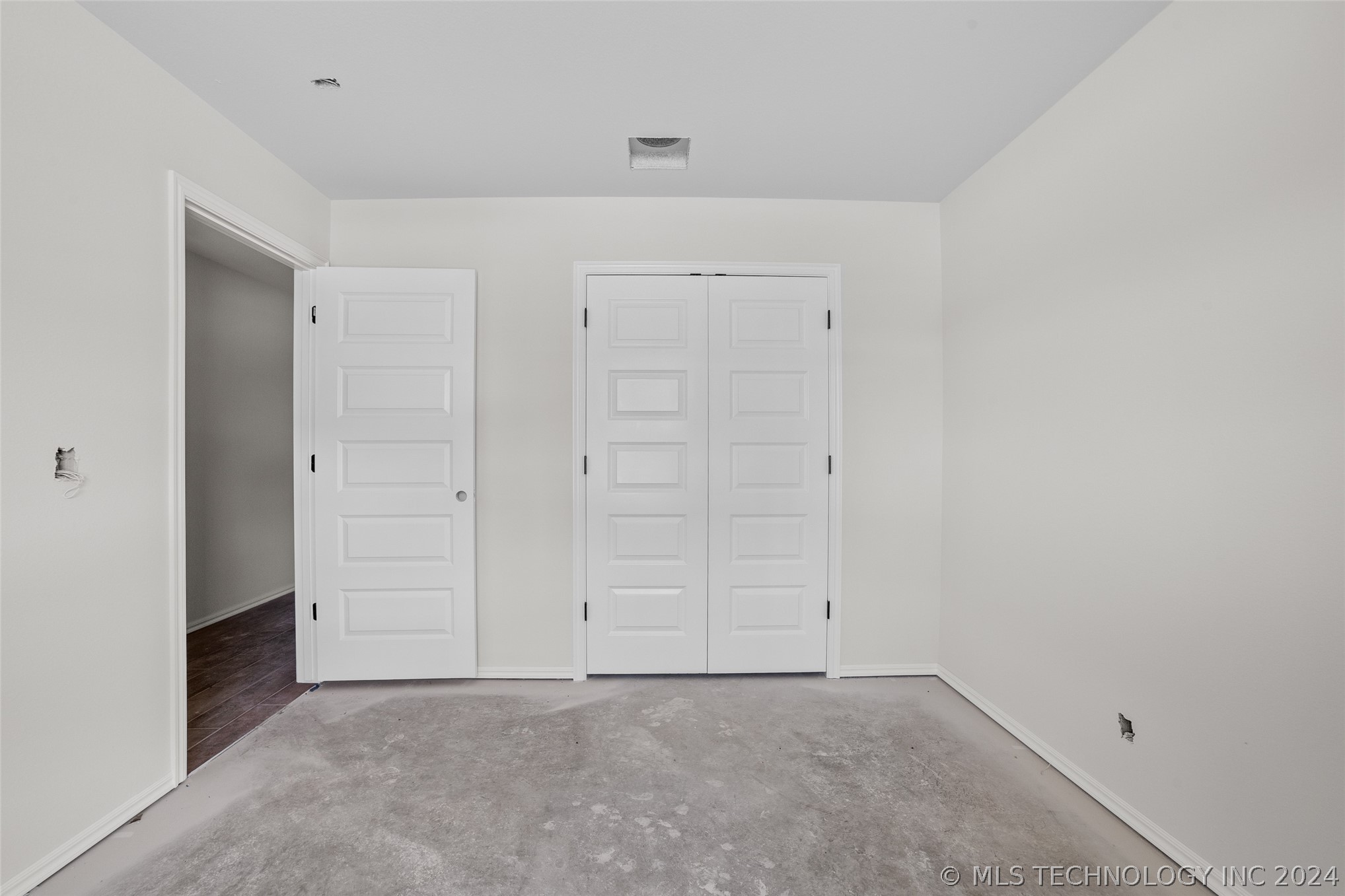 2446 E 6th Street S Property Photo 4