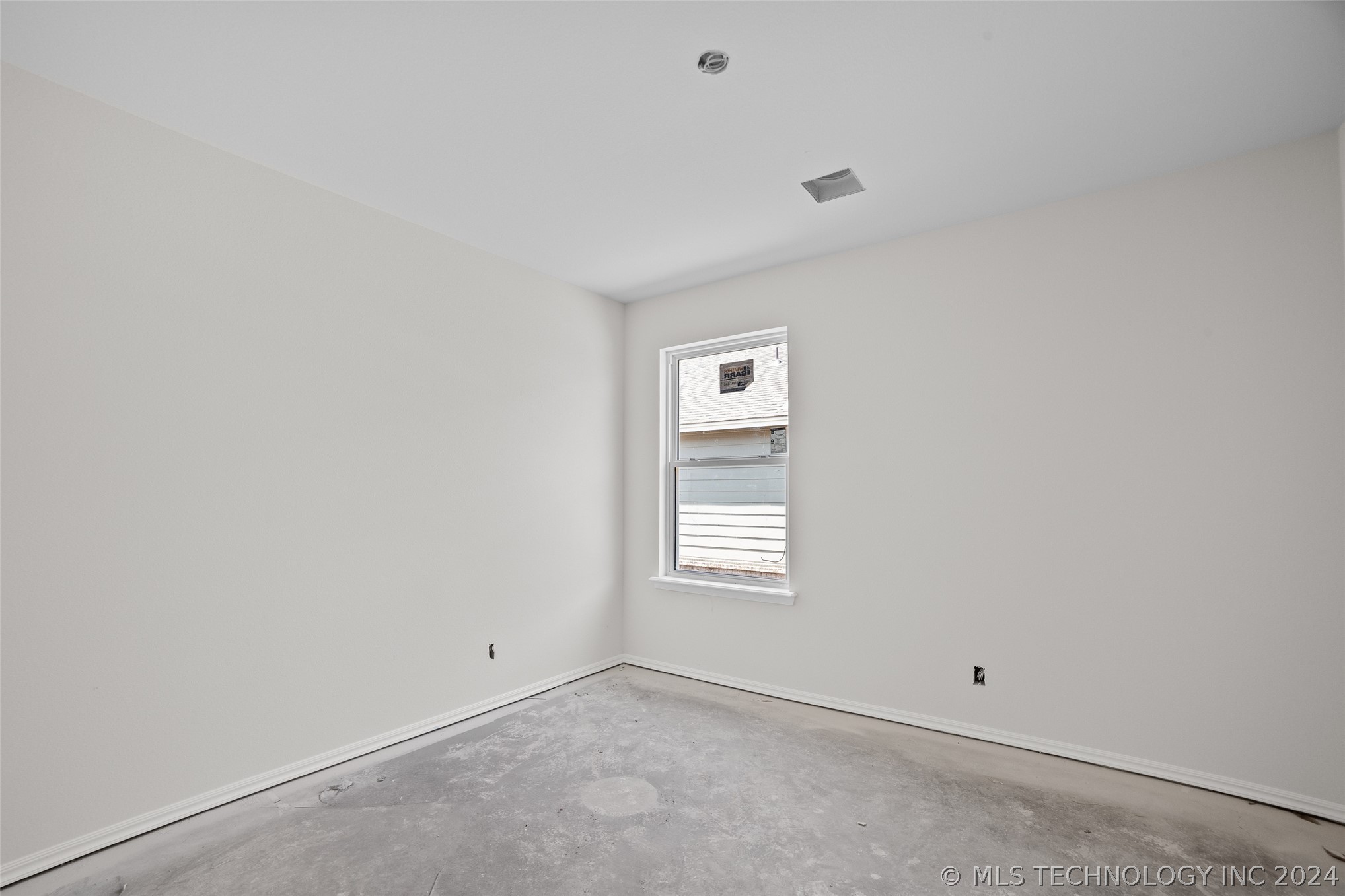 2446 E 6th Street S Property Photo 6