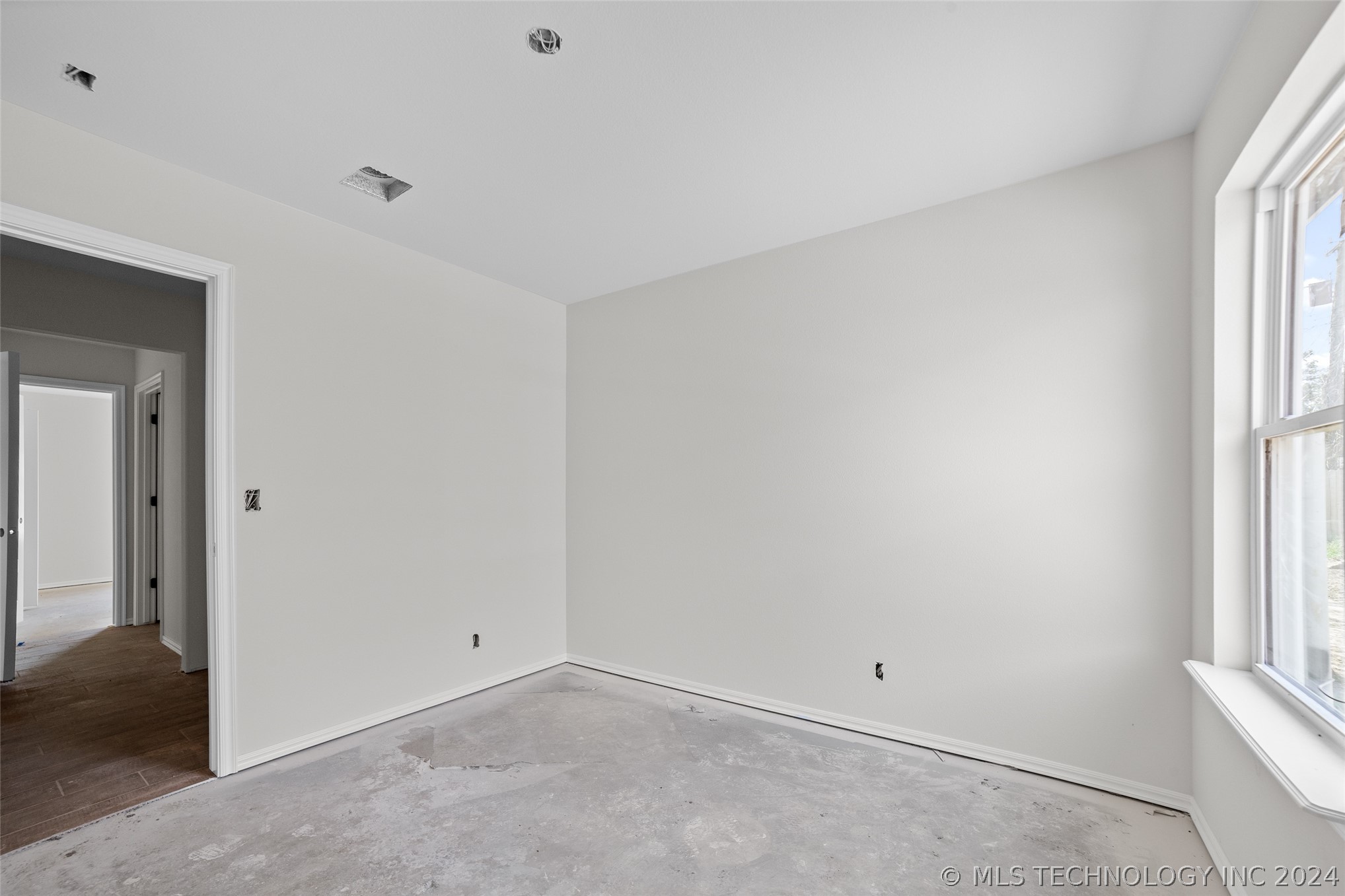 2446 E 6th Street S Property Photo 7