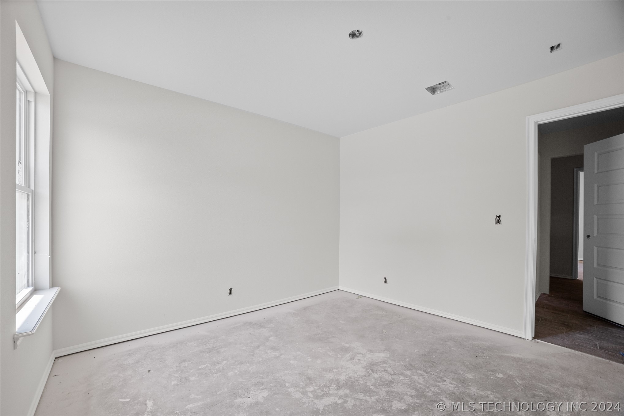 2446 E 6th Street S Property Photo 11