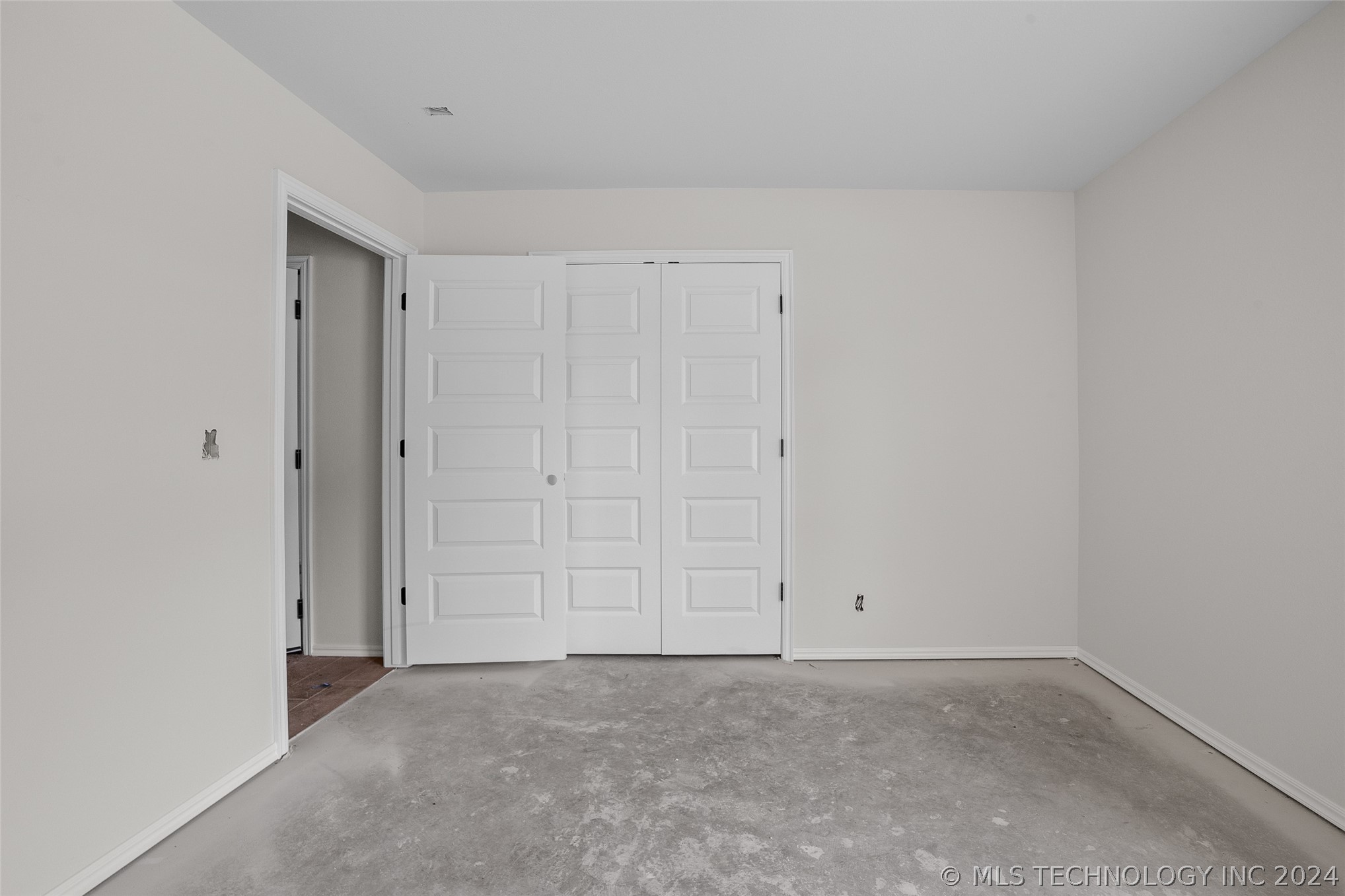 2446 E 6th Street S Property Photo 12