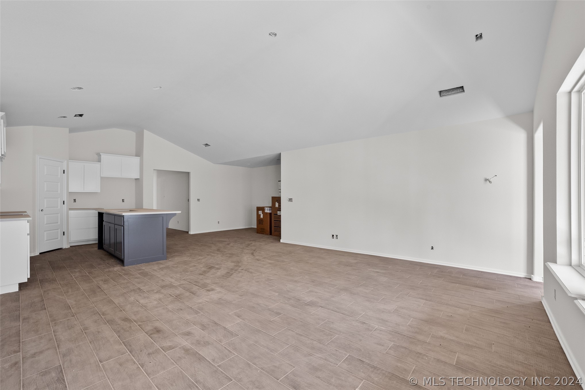 2446 E 6th Street S Property Photo 19
