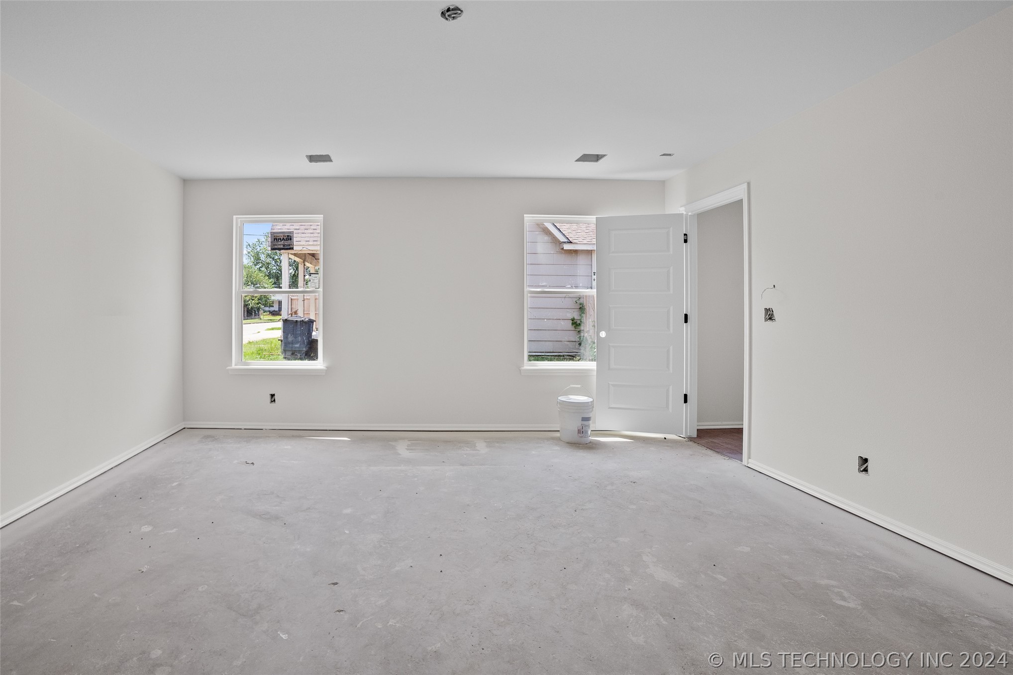 2446 E 6th Street S Property Photo 23