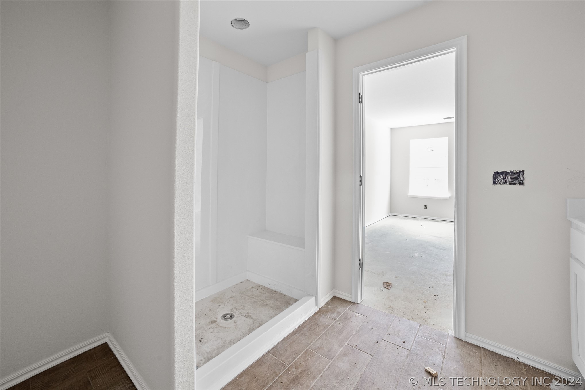 2446 E 6th Street S Property Photo 26