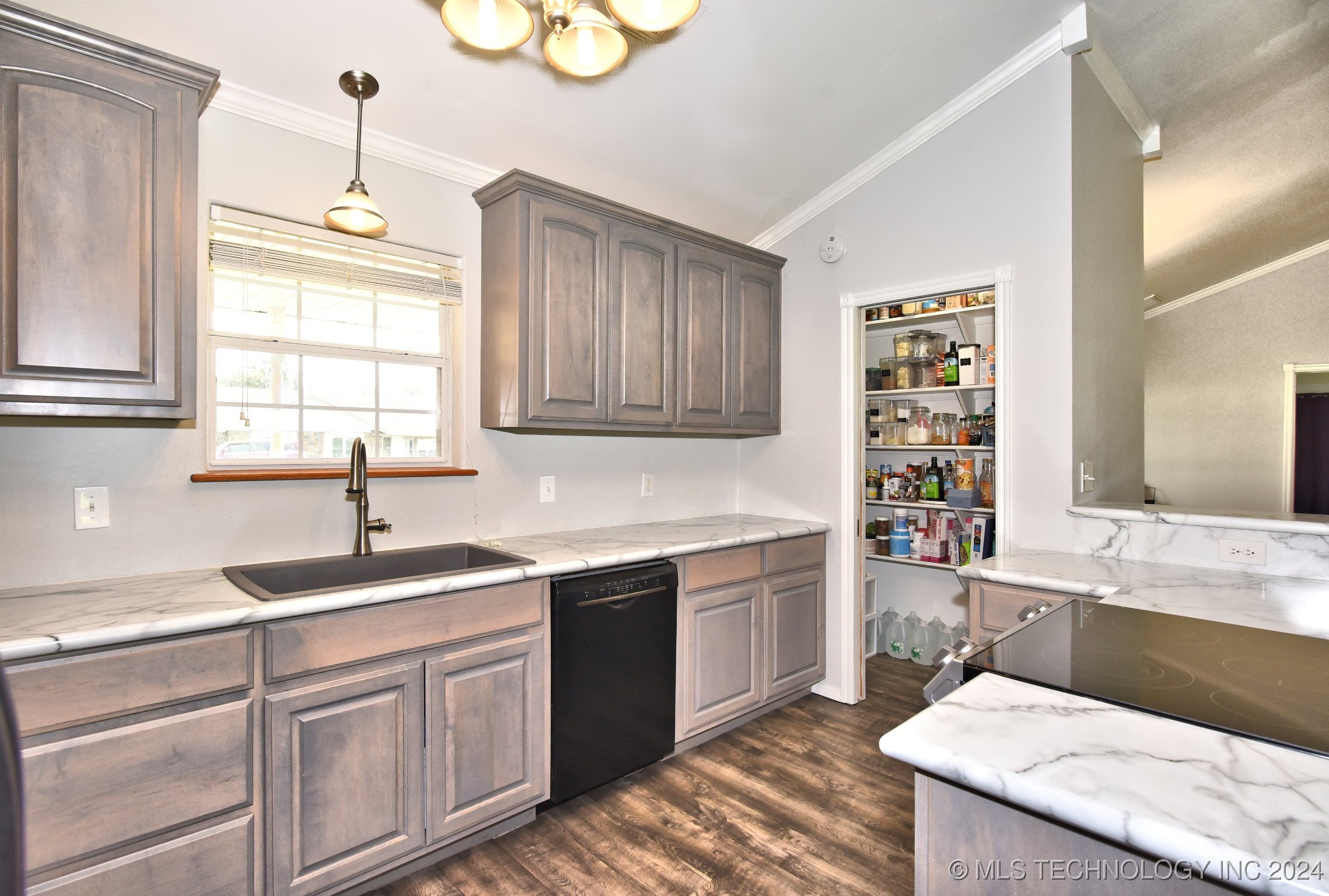 508 S Susan Avenue Property Photo 11