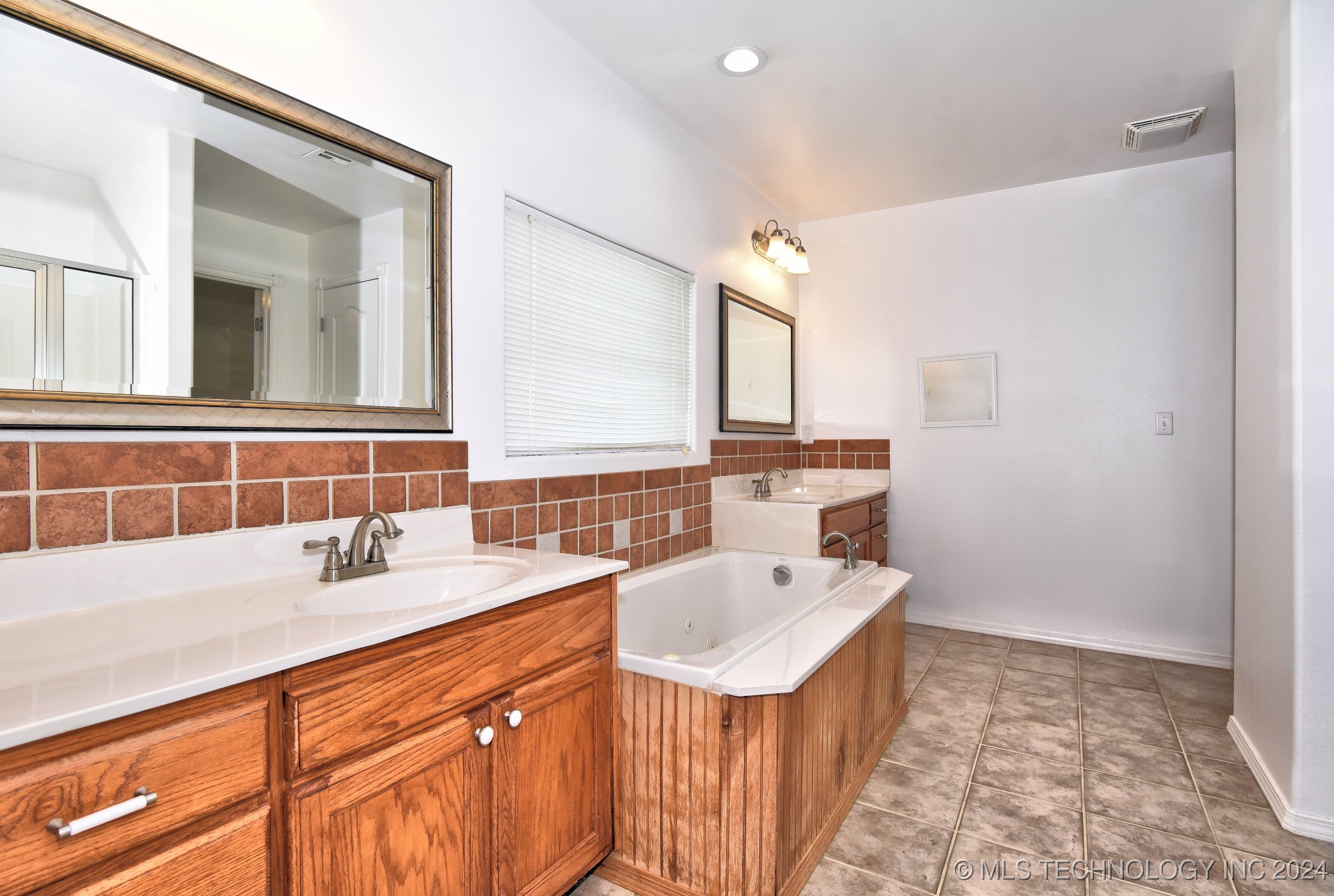 508 S Susan Avenue Property Photo 17