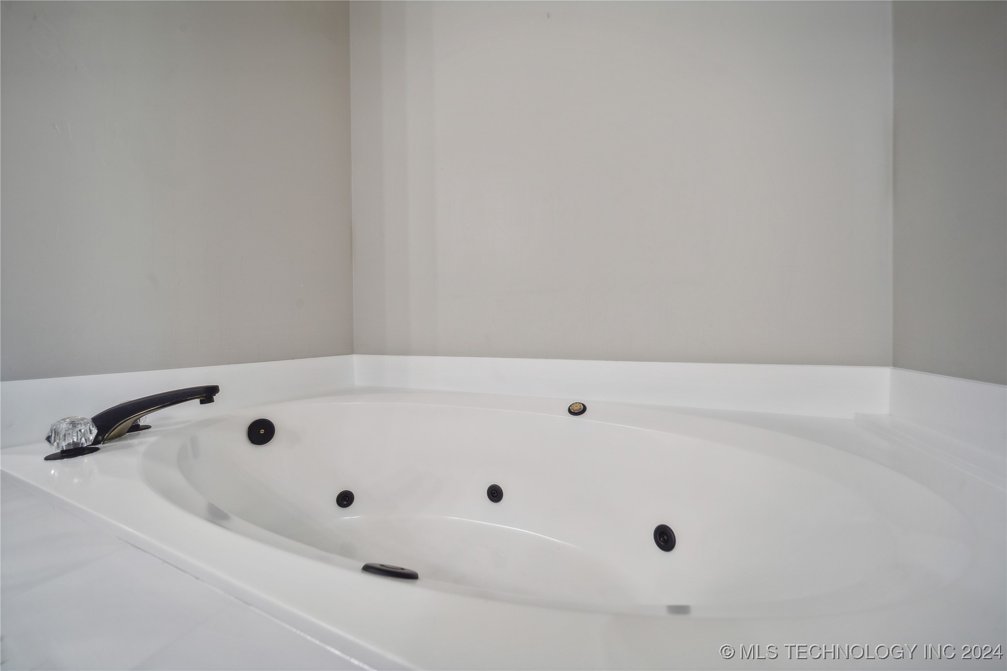 7202 S Jamestown Avenue Property Photo 24
