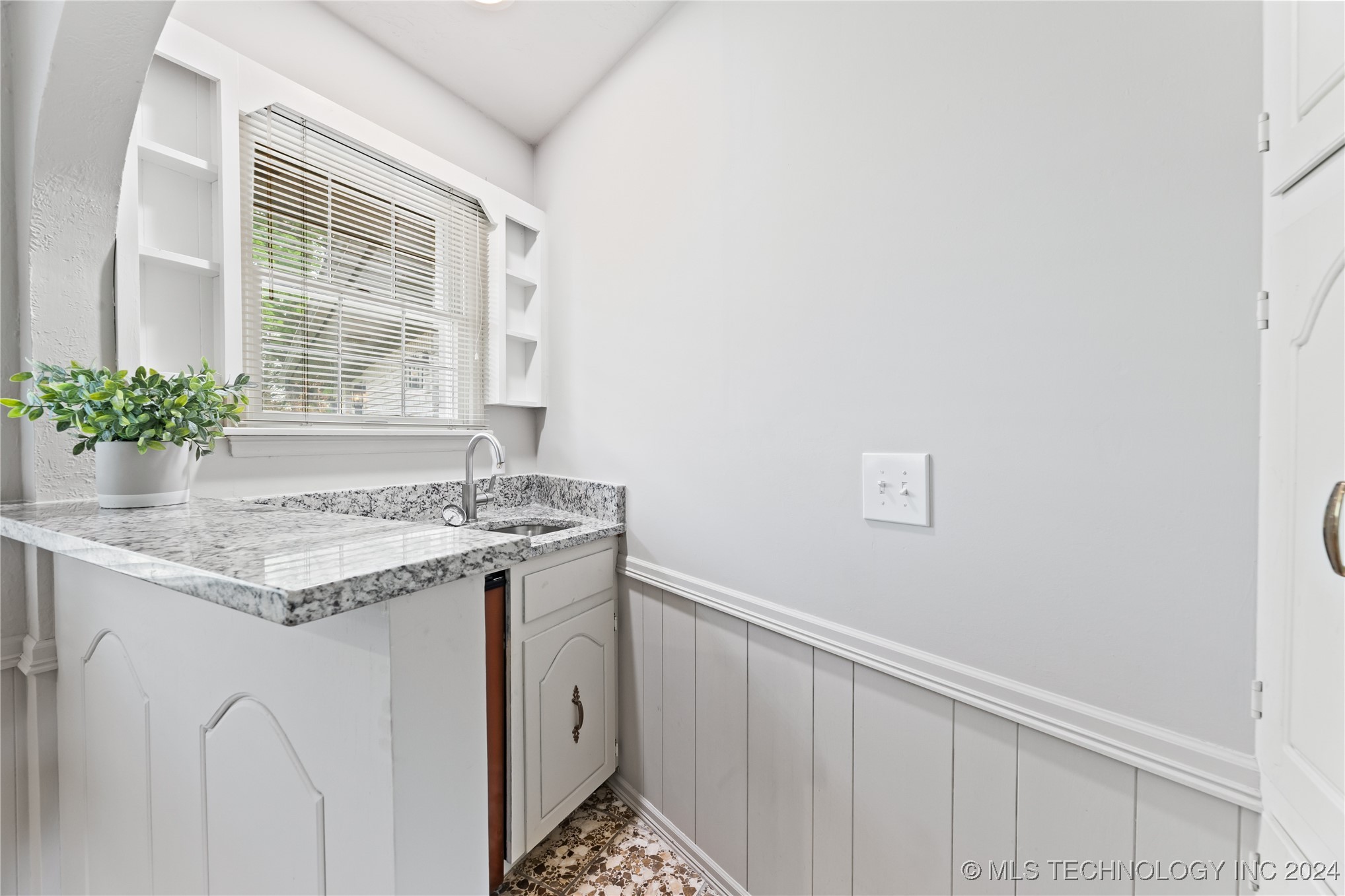 1330 Oakwood Drive Property Photo 5