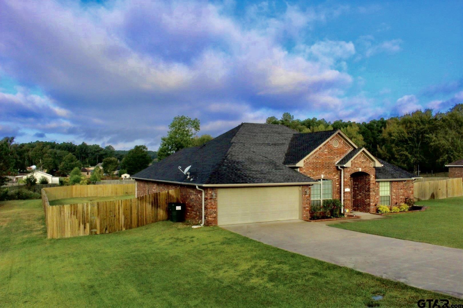 10158122 Property Photo 1