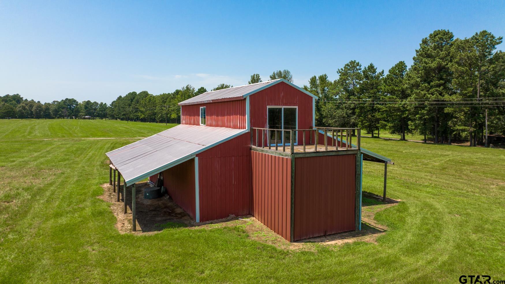 910 County Road 3117 Property Photo 4